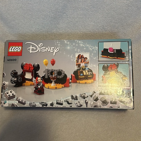 Lego x Disney 100 Years Celebration Lego Set-BRAND NEW - Picture 2 of 3